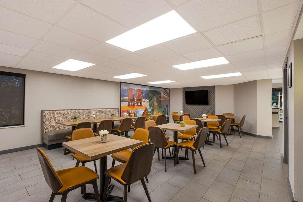 Clarion Pointe Sevierville-Pigeon Forge レストラン 写真